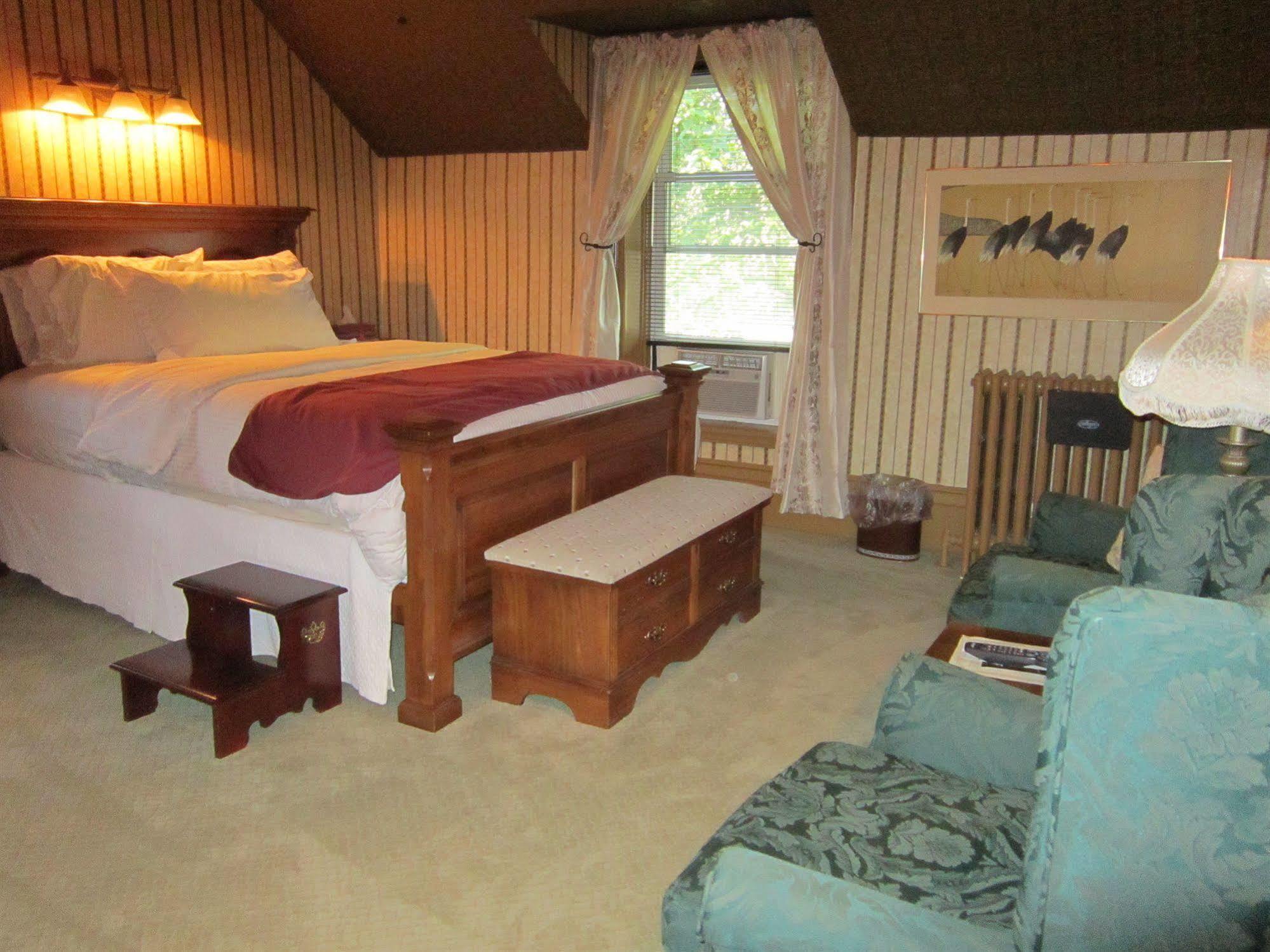 The Jenkins Inn Barre Esterno foto